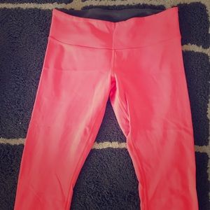 Lululemon crops size 8 hot pink and gray